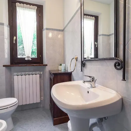 In Lonnano With Pool