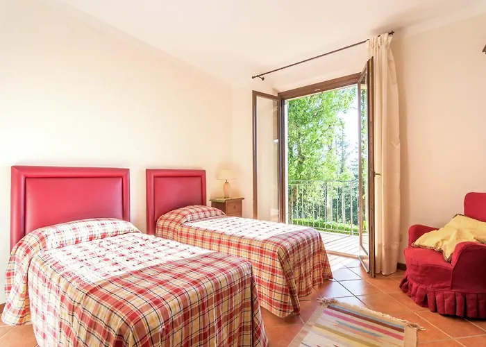 Villa In Lonnano With Pool